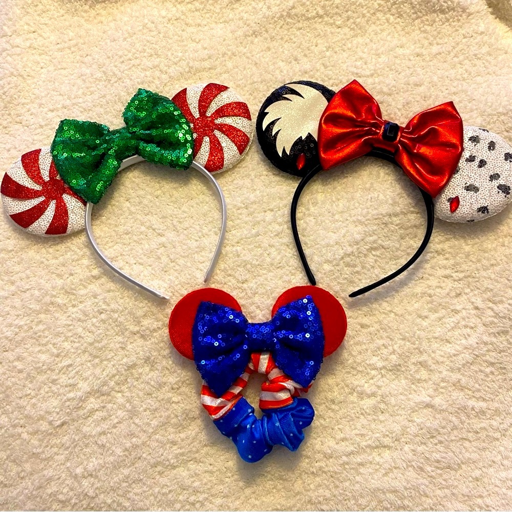 Disney Bundle! LOOK AT PHOTOS FOR ADD ON!Minnie Ears, Scrunchie, & Card holder